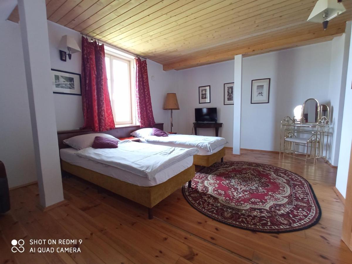 Bed and Breakfast Dwór Strzyżew Zelazowa Wola Exterior foto