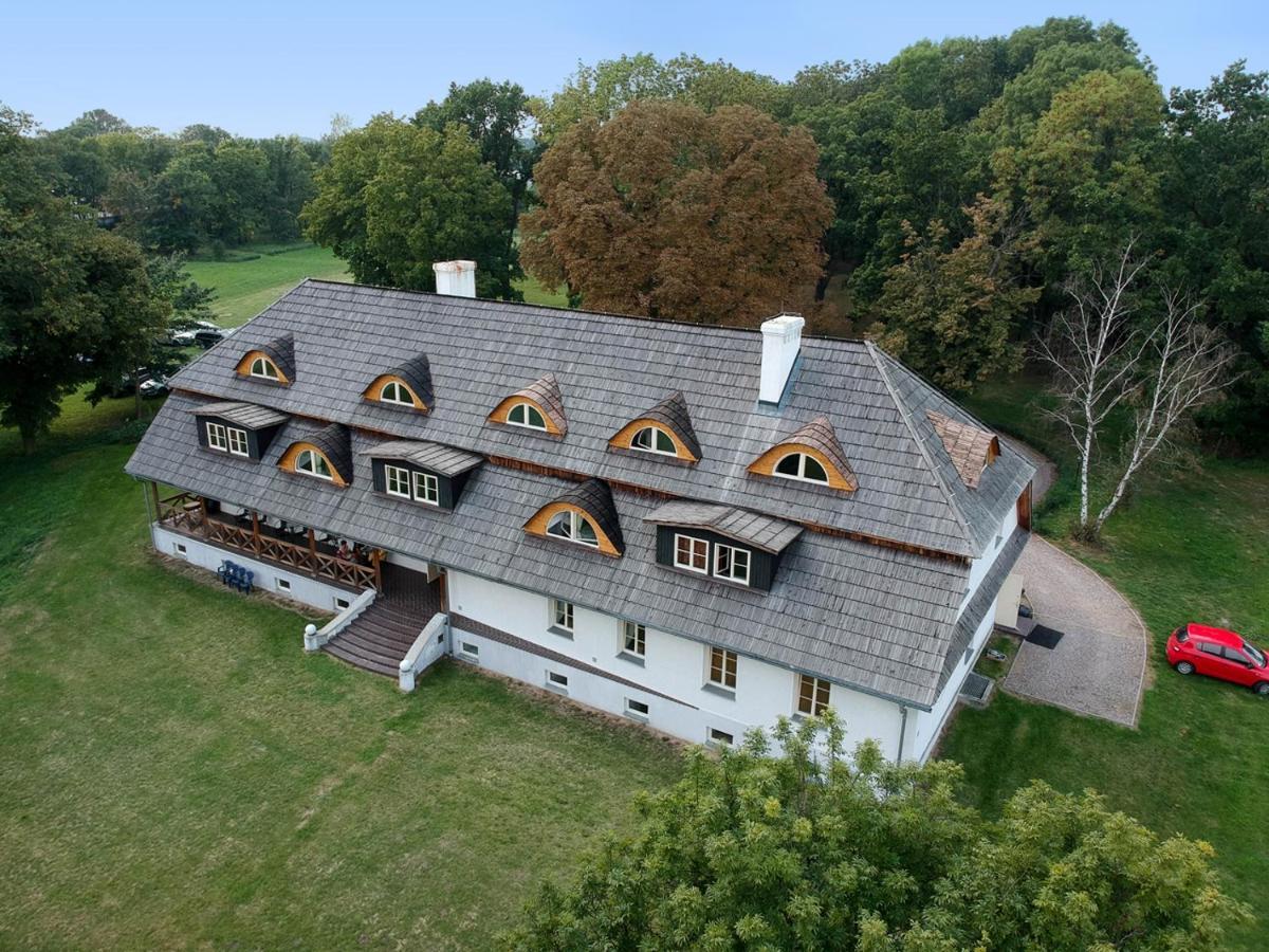 Bed and Breakfast Dwór Strzyżew Zelazowa Wola Exterior foto